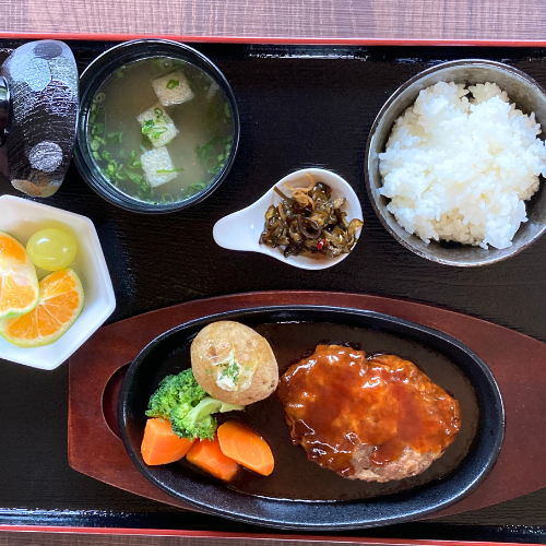 ハンバーグ定食